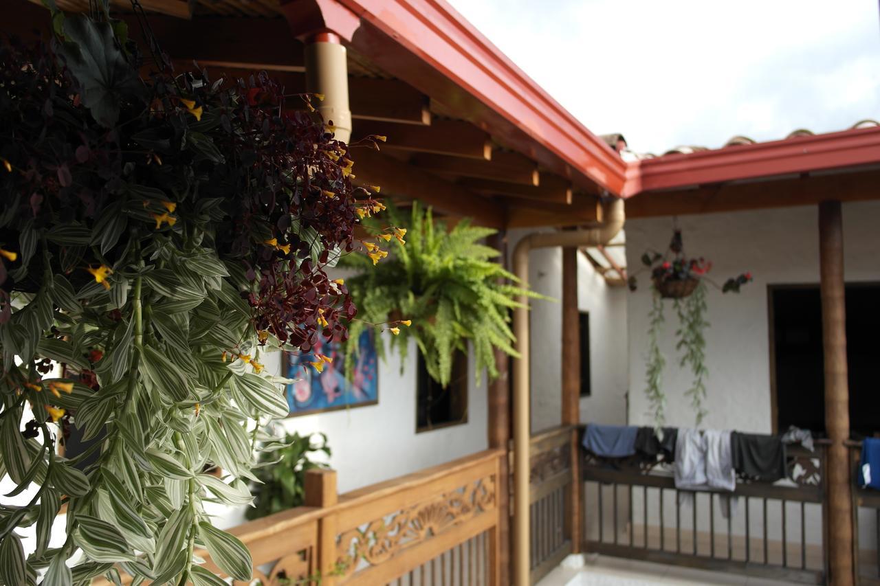 Sergeant Pepper'S Hostel Хардин Екстериор снимка